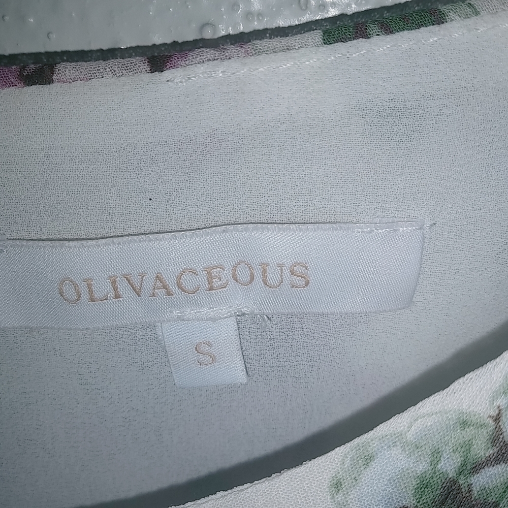 Olivaceous S Soft Floral Pink Green on White Bubble Hem Top - Picture 10 of 12